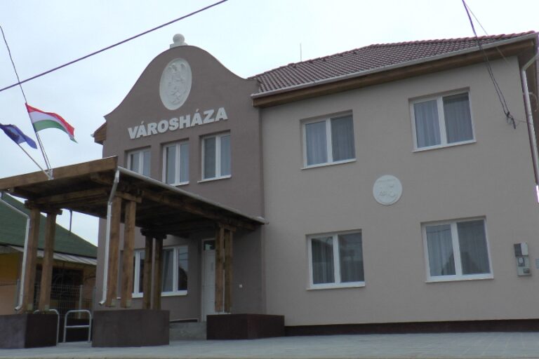 3433. Nyékládháza, Vasút u. 16.